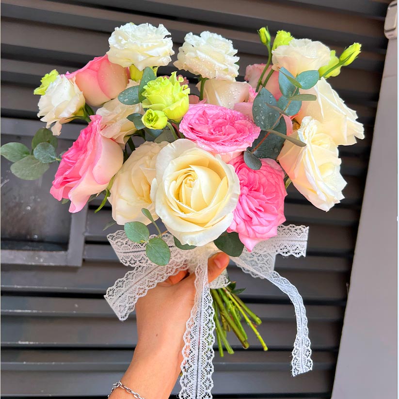 Bó hoa cưới cầm tay cô dâu tại Long Thành, Nhơn Trạch