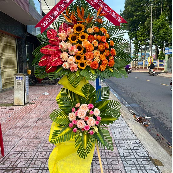 Hoa chúc mừng ngày truyền thống tại Long Thành, Nhơn Trạch