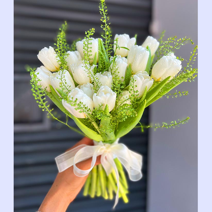 Hoa cưới, hoa cầm tay cô dâu tulip trắng