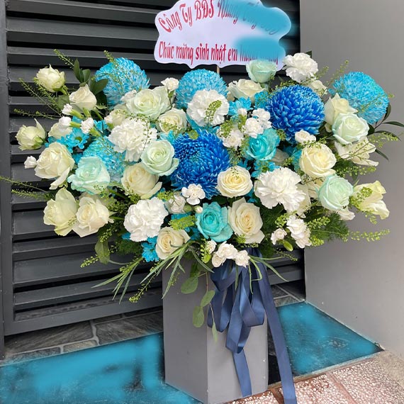 Lẵng hoa to bự chúc mừng sinh nhật đối tác tại Long Thành, Nhơn Trạch